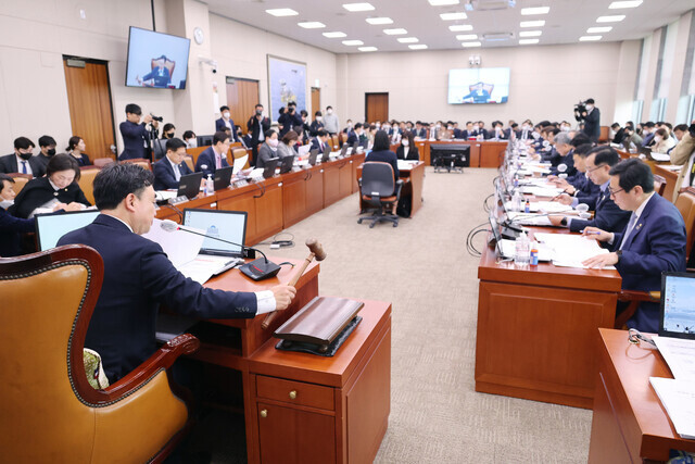 지난 3월 국회 산업통상자원중소벤처기업위원회가 전체회의를 열고 법안들을 의결하고 있다. 연합뉴스