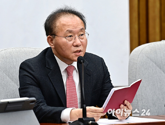 윤재옥 국민의힘 당 대표 권한대행 겸 원내대표가 22일 오전 서울 여의도 국회에서 열린 원내대책회의에서 발언하고 있다. [사진=곽영래 기자]