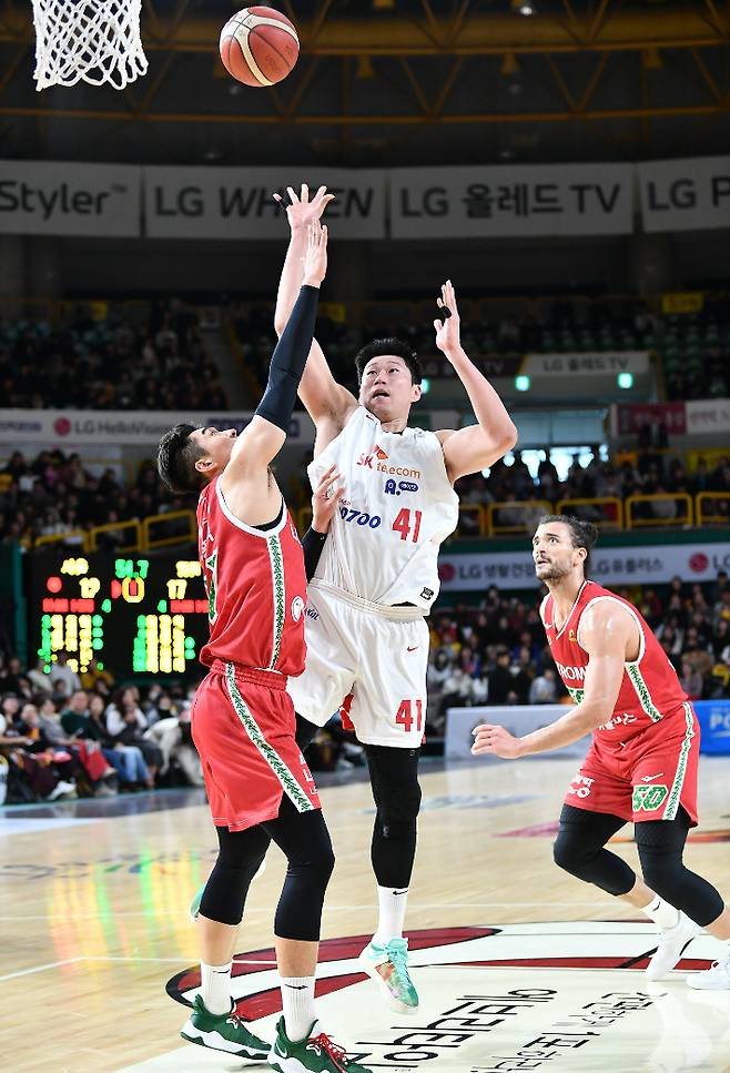 서울 SK 오세근. KBL