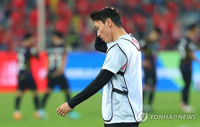 축구협회 "황의조 수사 결과 나올 때까지 국가대표 선발 안해" (서울=연합뉴스) 성행위 영상 불법 촬영 혐의를 벗을 때까지 축구 대표팀에서 배제된 공격수 황의조(31·노리치시티)가 햄스트링 부상에서 회복해 5경기 만에 그라운드에 복귀했다. 경찰은