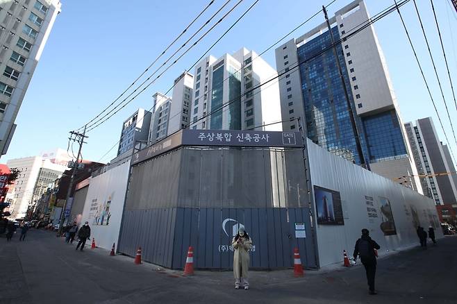 미분양된 서울 종로구 ‘에비뉴 청계’ 공사 현장. /사진=한주형 기자