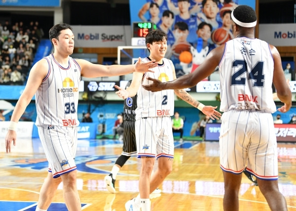 부산 KCC는 3라운드 전승을 노리고 있다. KBL 역사상 3라운드 전승 기록은 없다. 사진=KBL 제공