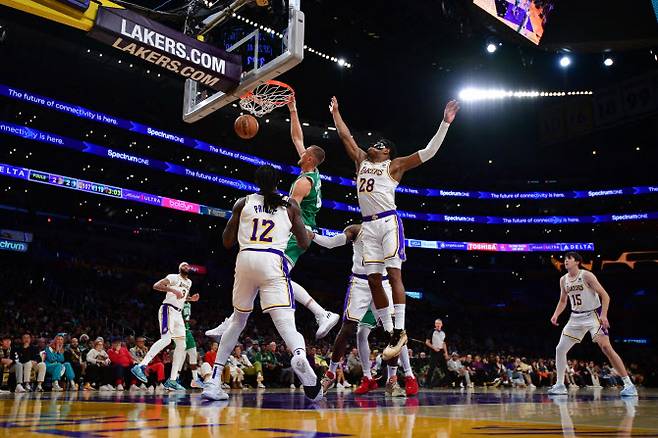 보스턴이 레이커스를 꺾고 NBA 전체 승률 1위를 기록했다. 사진=AFPBB NEWS