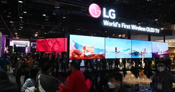 지난 1월 'CES 2023'의 LG전자 전시관 모습. 사진 LG전자