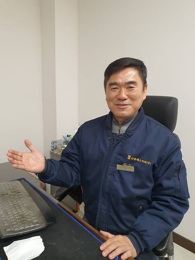 이성재 전무이사가 한국경제신문과 인터뷰하고 있다. 오산=윤현주 기자