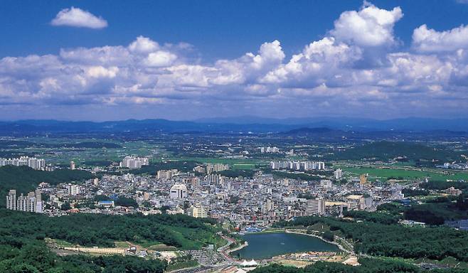 설봉산에서 바라본 이천시 전경. / 사진제공=이천시