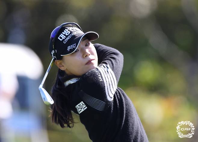 LPGA 투어 퀄리파잉 시리즈에서 공동 2위를 기록한 이소미의 KLPGA 투어 경기 모습. /사진= KLPGA