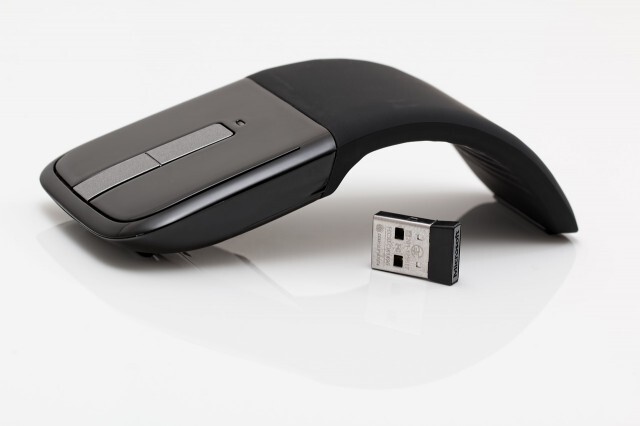범용성은 블루투스 마우스가 좋지만, USB 수신기가 달린 제품이 체감 성능이나 연결 안정성이 나아요.(출처: Pixabay)