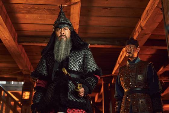 영화 '노량: 죽음의 바다'의 이순신(배우 김윤석). 화면출처=롯데엔터테인먼트