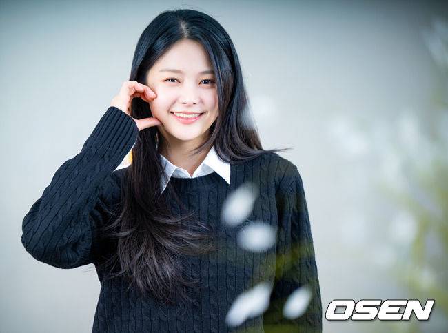 [OSEN=민경훈 기자] 배우 박지원이 26일 오전 서울 합정동 OSEN에서 KBS 2TV 드라마 '혼례대첩' 종영 인터뷰를 가졌다.배우 박지원이 카메라 앞에서 포즈를 취하고 있다. 2023.12.26 / rumi@osen.co.kr