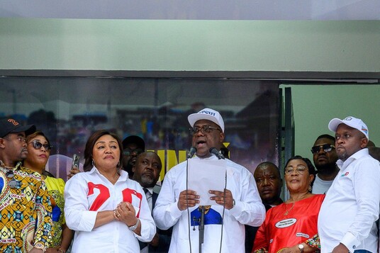아프리카 콩고민주공화국(민주콩고)의 펠릭스 치세케디 대통령이 31일 지지자들 앞에서 대선 승리를 선언하고 있다. AFP 연합뉴스