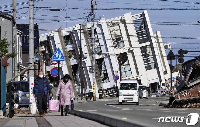 위 건물을 근접촬영한 모습. ⓒ 로이터=뉴스1 ⓒ News1 정지윤 기자