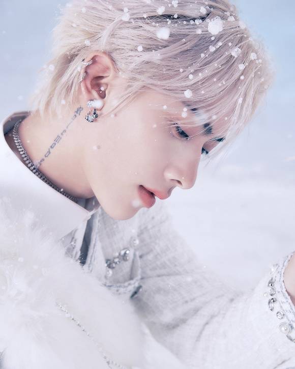 리키는 "팬콘서트에서 제로즈 분들을 만났을 때가 기억에 남는다. 제로즈 분들의 모습을 보면서 제 꿈이 시작됐고 앞으로 함께 할 거라는 것을 실감할 수 있었다"고 돌아봤다. /웨이크원