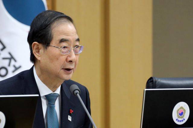 한덕수 국무총리가 2일 오후 정부세종청사 국무회의장에서 열린 새해 첫 국무회의에서 모두 발언을 하고 있다. 연합뉴스