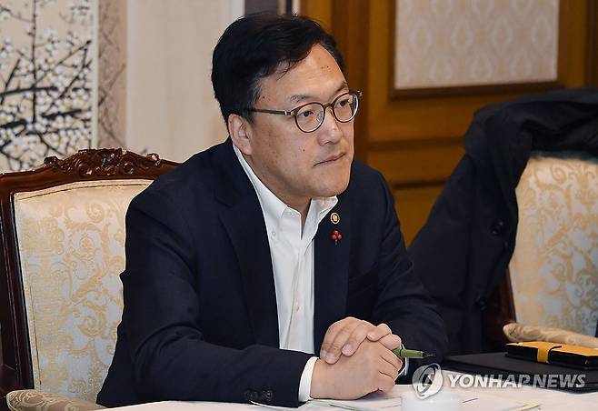 김병환 차관, 경제정책방향 관련 전문가 간담회 주재 (서울=연합뉴스) 김병환 기획재정부 차관이 22일 정부서울청사에서 열린 '2024년 경제정책방향 관련 전문가 간담회'를 주재하고 있다. 2023.12.22 [기획재정부 제공. 재판매 및 DB 금지] photo@yna.co.kr