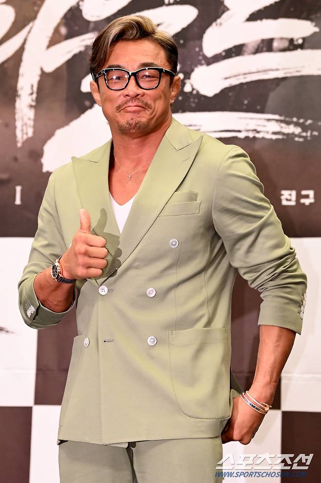 3일 스탠포드호텔에서 열린 MBN 새 예능프로그램 '더 와일드(THE WILD)'의 제작발표회, 추성훈이 포즈를 취하고 있다. 상암동=허상욱 기자wook@sportschosun.com/2024.01.03/