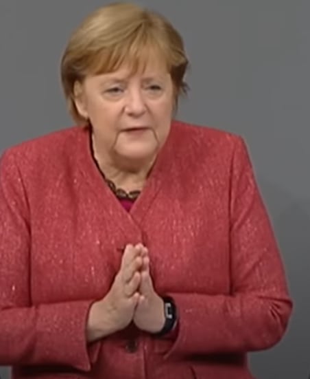 9일 앙겔라 메르켈 독일 총리가 하원 연설에서 방역 수칙을 지켜달라며 호소하고 있다./유튜브