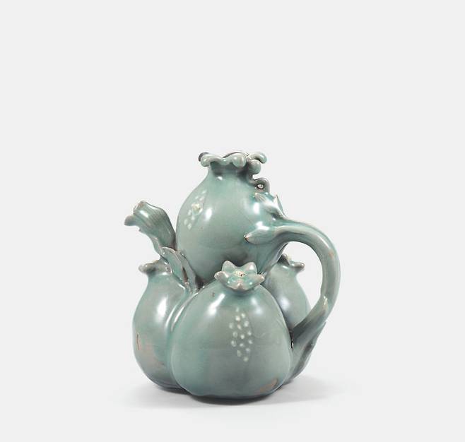 [서울=뉴시스] '청자 퇴화 석류 모양 주자'(덕수2170), 고려 12세기, 높이 18.4㎝(왼쪽), 3차원 형상 데이터 사진(오른쪽) (사진=국립중앙박물관 제공) 2024.01.05 photo@newsis.com  *재판매 및 DB 금지 *재판매 및 DB 금지