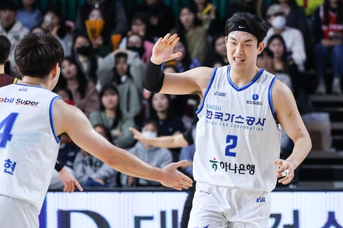 한국가스공사 신승민(오른쪽) [KBL 제공. 재배포 및 DB 금지]