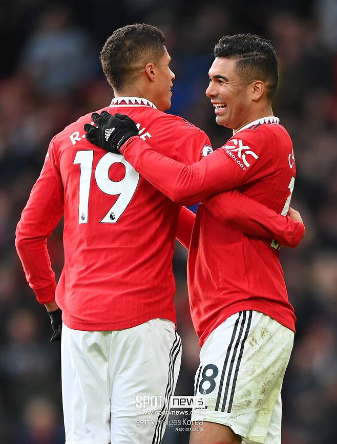 ▲ 맨체스터 유나이티드가 선수단 임금 삭감을 추진하며 카세미루를 방출 대상에 올릴 계획이다