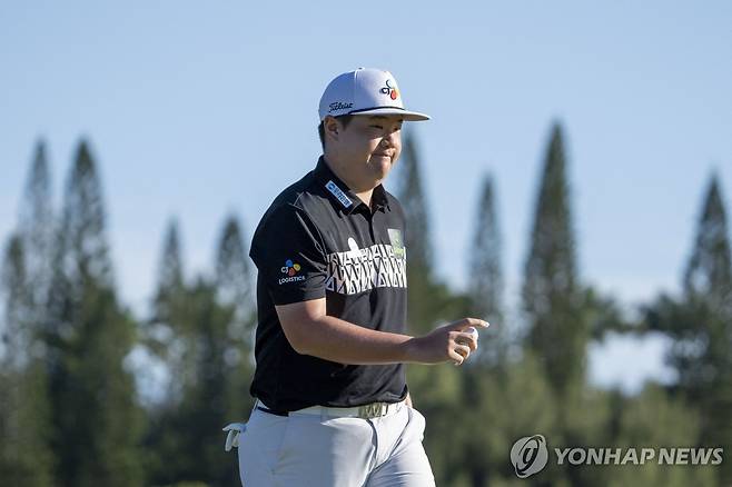 더 센트리 최종 라운드 2번 홀에서 퍼트 후 인사하는 임성재 [Kyle Terada-USA TODAY Sports/로이터=연합뉴스]