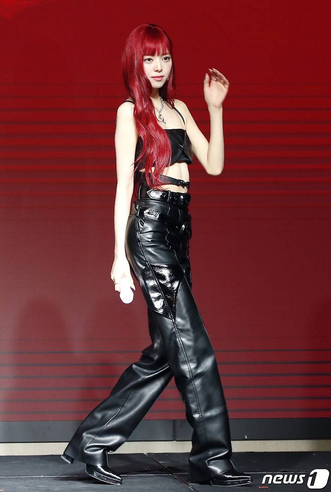 있지 유나가 8일 서울 영등포구 콘래드 호텔에서 가진 새 미니 앨범 '본 투 비(BORN TO BE)' 발매 기념 기자간담회에 참석하고 있다. ⓒ News1 권현진 기자