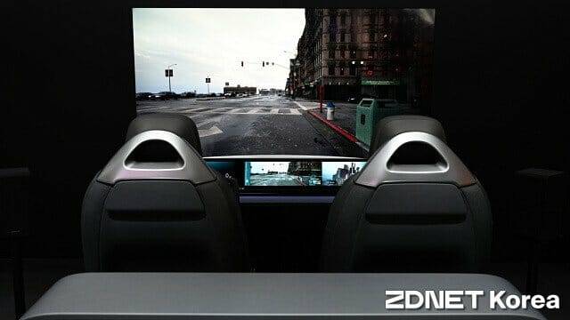 운전석과 조수석을 따로 떼어 인포테인먼트 등을 확인할 수 있게 했다. (사진=지디넷코리아)