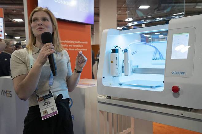 도저는 개인화된 맞춤 의약품을 만들 수 있는 3D 프린터다 / 출처=IT동아