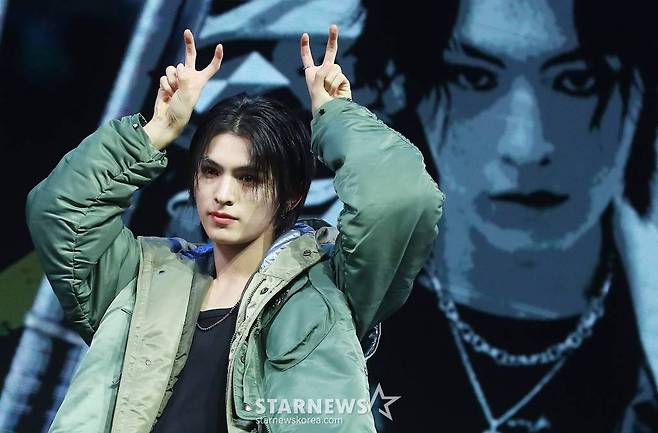 신인 그룹 올아워즈(ALL(H)OURS) 마사비가 10일 오후 서울 광진구 예스24 라이브홀에서 진행된 첫 번째 미니 앨범 'ALL OURS(올아워즈)' 발매 기념 쇼케이스에 참석해 포즈를 취하고 있다.  데뷔 앨범 'ALL OURS'에는 'Drift(드리프트)', '으랏차차(GOTCHA)', 'WAO WAO(와오 와오)', 'Racer(레이서)', 'ALL OURS(올아워즈)' 등 올아워즈의 거침없는 패기가 돋보이는 다섯 곡이 수록됐다. 2024.01.10 /사진=김창현