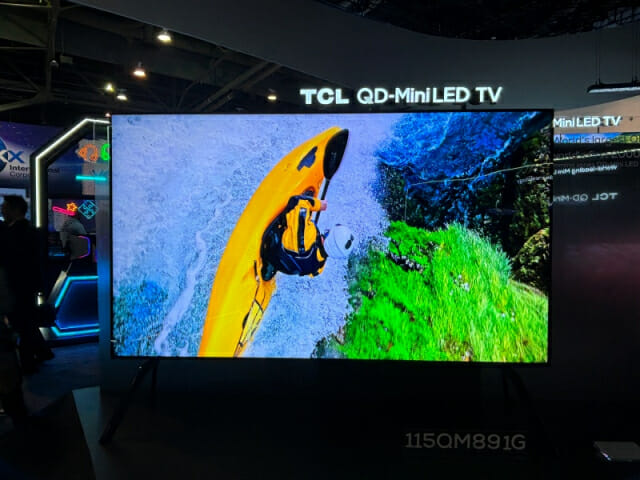 CES 2024에 전시된 TCL 115형 QD-미니 LED TV (사진=이나리 기자)