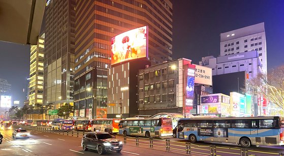 10일 저녁 8시경 줄줄이 늘어서 있는 광역버스 행렬. 문희철 기자
