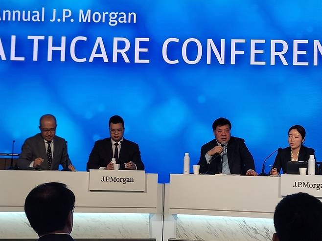 Celltrion Group Chairman Seo Jung-jin (Second from right) participates in the J.P. Morgan Healthcare Conference main track. [Courtesy of Celltrion]