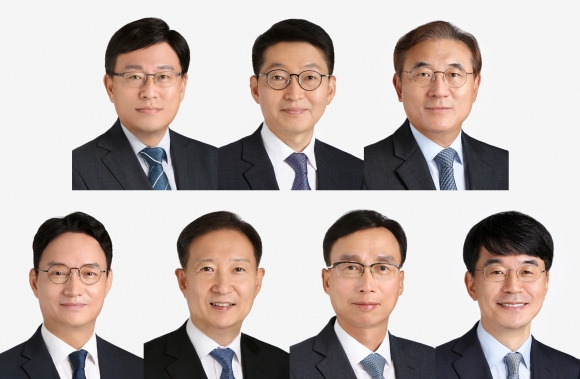 사진 윗줄 왼쪽부터 조성욱, 이숭희, 이민걸, 김권회, 정진수, 류병채, 이준상 대표변호사. 사진제공=화우