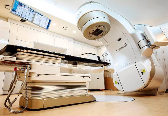 2023년 5월 고려대안산병원이 도입해 운용하는 첨단 암 치료 선형가속기 바이탈빔. [고려대안산병원]