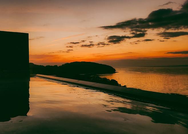 카니코텐 최상층의 노천탕에서 맞이한 아침