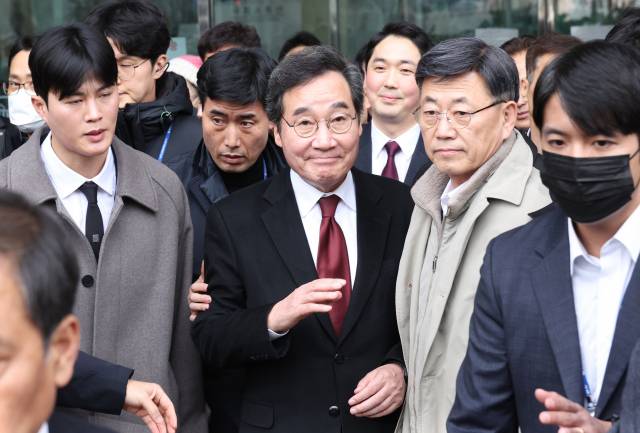 ▲더불어민주당 이낙연 전 대표가 11일 국회에서 기자회견을 열고 탈당 및 신당 창당을 선언한 뒤 회견장을 나서고 있다. ⓒ연합뉴스