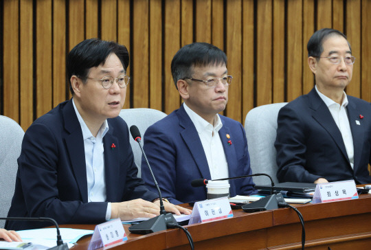 이관섭 대통령 비서실장이 14일 국회에서 열린 제16차 고위 당·정 협의회에서 인사말을 하고 있다.<연합뉴스>