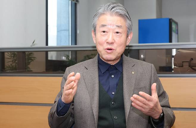 강호동 경남 합천 율곡농협 조합장이 제25대 농협중앙회장 선거 출마의 변을 밝히고 있다.[이승환기자]