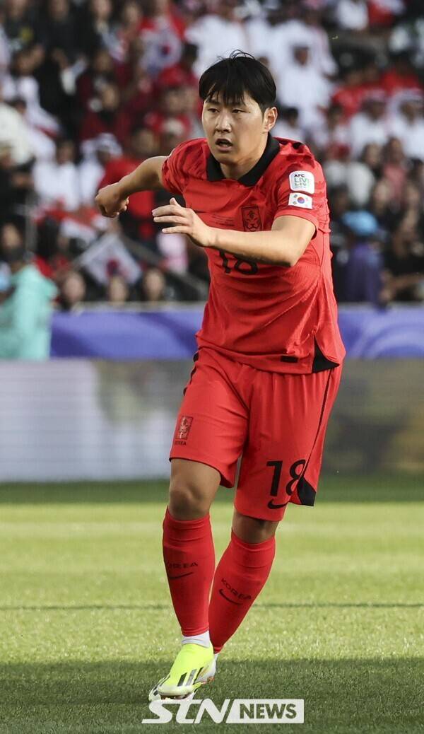 15일 (현지시각) 카타르 도하 자심 빈 하마드 스타디움에서 열린 2023 아시아축구연맹(AFC) 카타르 아시안컵 E조 조별리그 1차전 대한민국과 바레인의 경기, 후반 이강인이 득점하고 있다. 사진┃뉴시스