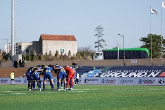 넥슨은 유소년 축구 동계 훈련 지원 프로그램 ‘그라운드N 스토브리그 in 제주’를 운영한다. <사진제공=제주유나이티드 제공>