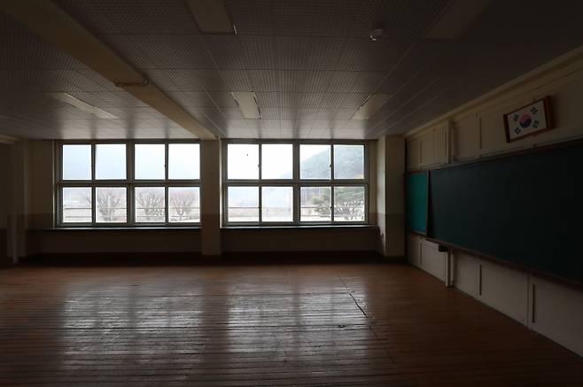 1월9일 오전 경북 안동시 예안면 월곡초등학교 삼계분교의 전경과 교실 모습. 이재명 더불어민주당 대표가 1976년 졸업한 이 초등학교에는 현재 남매 2명이 재학 중이다. ⓒ 시사저널 임준선