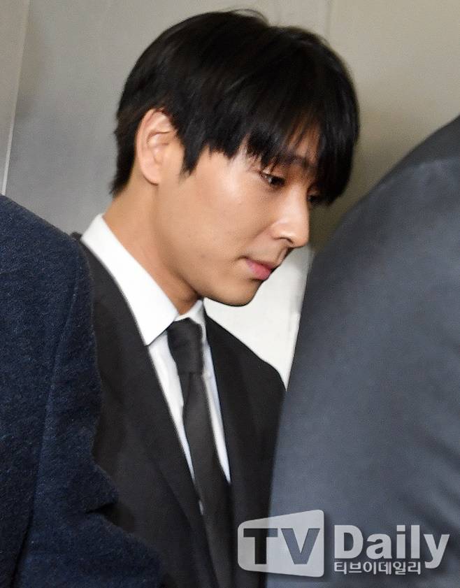 FT아일랜드 출신 최종훈