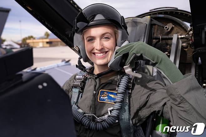 미스 콜로라도 출신 매디슨 마시(22) 미 공군 소위가 지난 14일 미 플로리다주 올랜도에서 열린 2024 미스 아메리카 대회에서 우승했다. ⓒ News1 강민경 기자