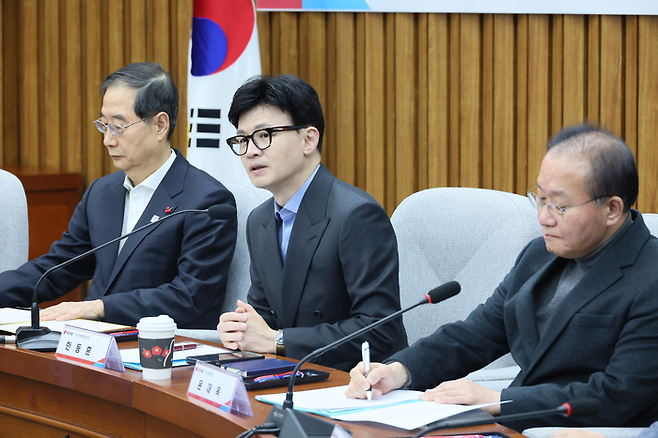 〈국민의힘 한동훈 비상대책위원장이 14일 오전 국회에서 열린 제16차 고위 당·정 협의회에서 인사말을 하고 있다. 연합뉴스〉