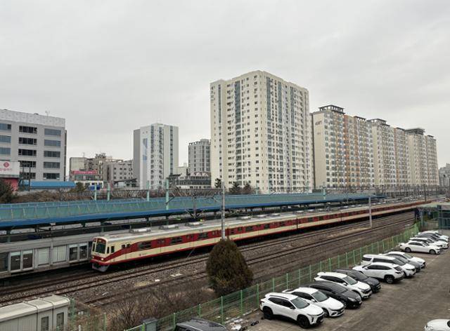 14일 인천 부평구 부평역에서 바라본 선로. 이환직 기자