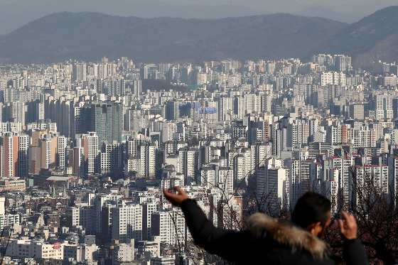 16일 개인정보보호위원회는 지난달 13일 보호위원회에서 '국토교통부의 부동산 실거래가 정보공개 확대를 위한 법령해석 요청에 관한 건' 심의를 의결했다고 밝혔다. 현재 국토부와 한국부동산원이 시행 여부와 정확한 일자에 대한 논의를 하고 있는 것으로 알려졌다./사진=뉴스1