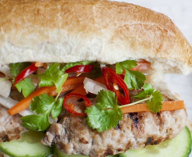 베트남에서는 샌드위치 반미에 고수를 넣어 먹기도 한다.​/ 사진= 클립아트코리아