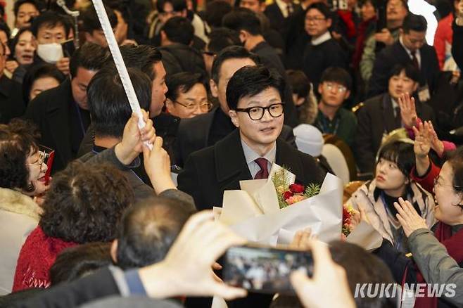 한동훈 국민의힘 비대위원장이 17일 오전 서울 마포구 케이터틀에서 열린 국민의힘 서울시당 신년인사회에 참석하고 있다.