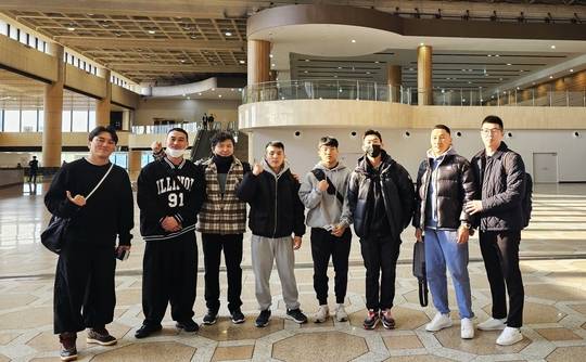 (왼쪽 네 번째부터) 김준석, 위정원, 한상권, 부렌조릭 바트문크