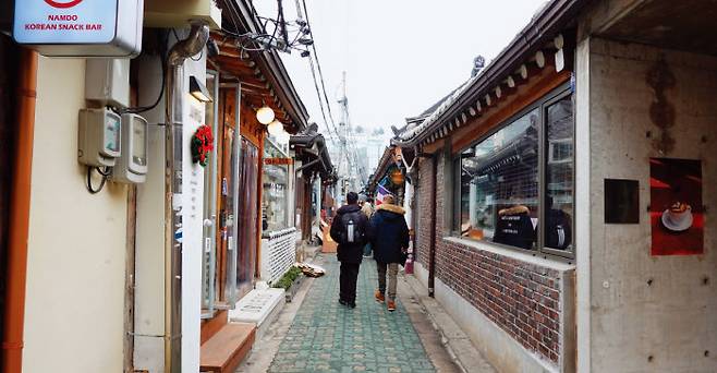 ‘조선의 건축왕’이라 불리던 정세권에 의해 탄생한 서울 종로구 익선동 한옥마을. [안영배 제공]